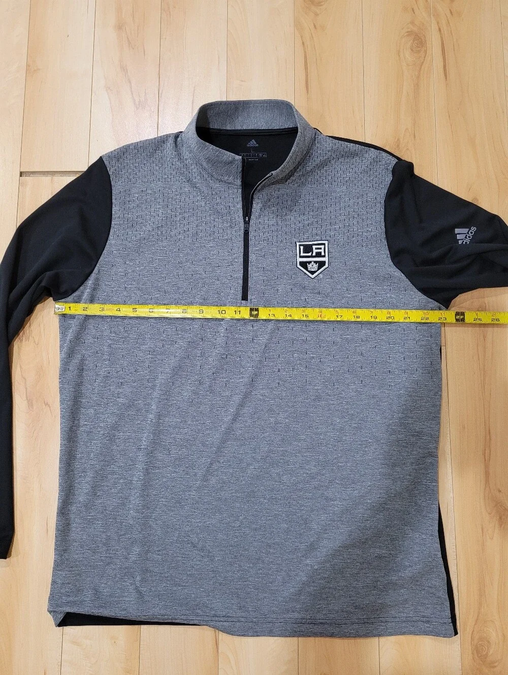 LA Kings (NHL) men's size large long sleeve zip up polo shirt